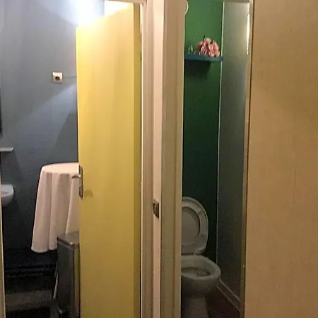 Apartamento Just For Sleep,male Dorm Share Daily 8pm-10am París
